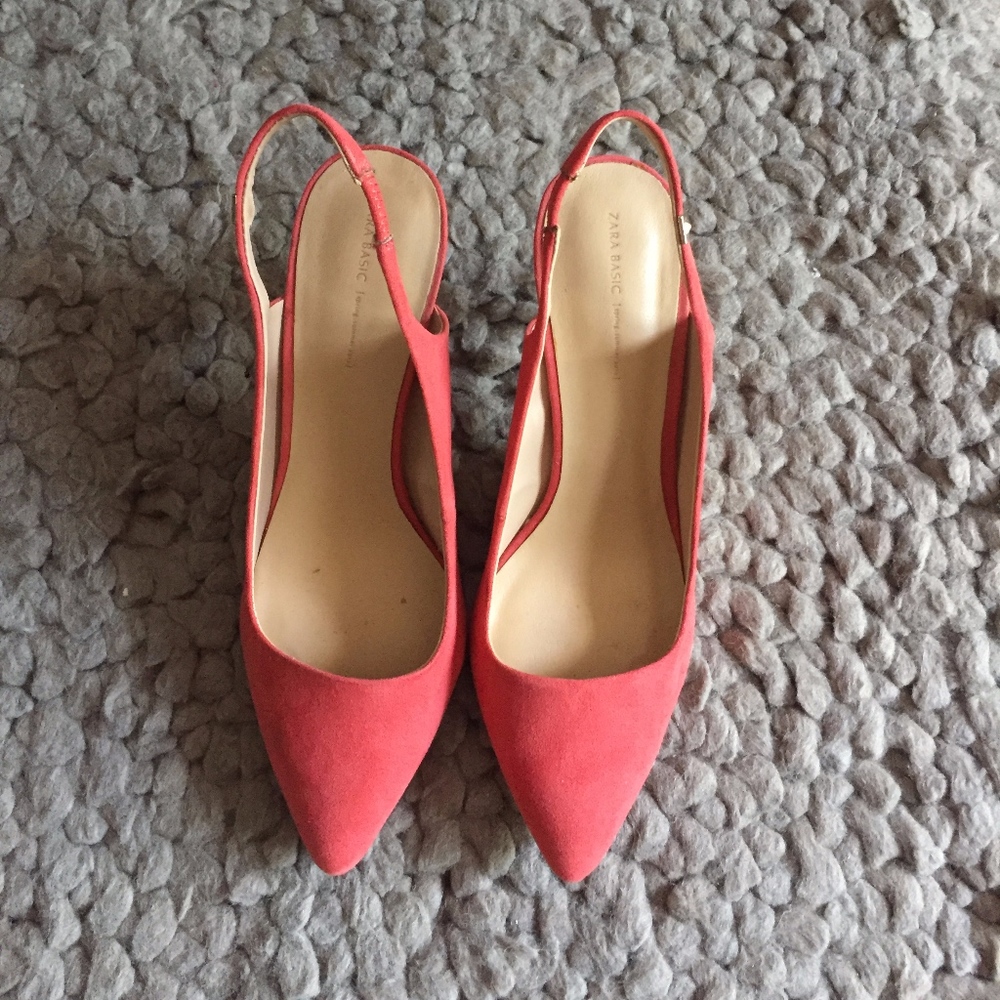 4 for $25.00 Slingback heels - Size: 39 (Size:8)